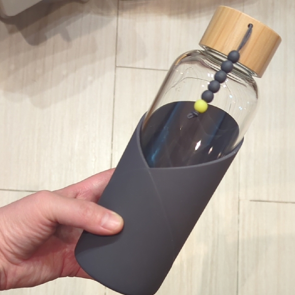 Madefor Other - Gray Glass Water Bottle with Wooden Lid (32oz)